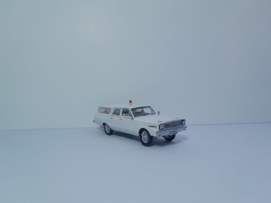 ambulancia_dodge_miniatura