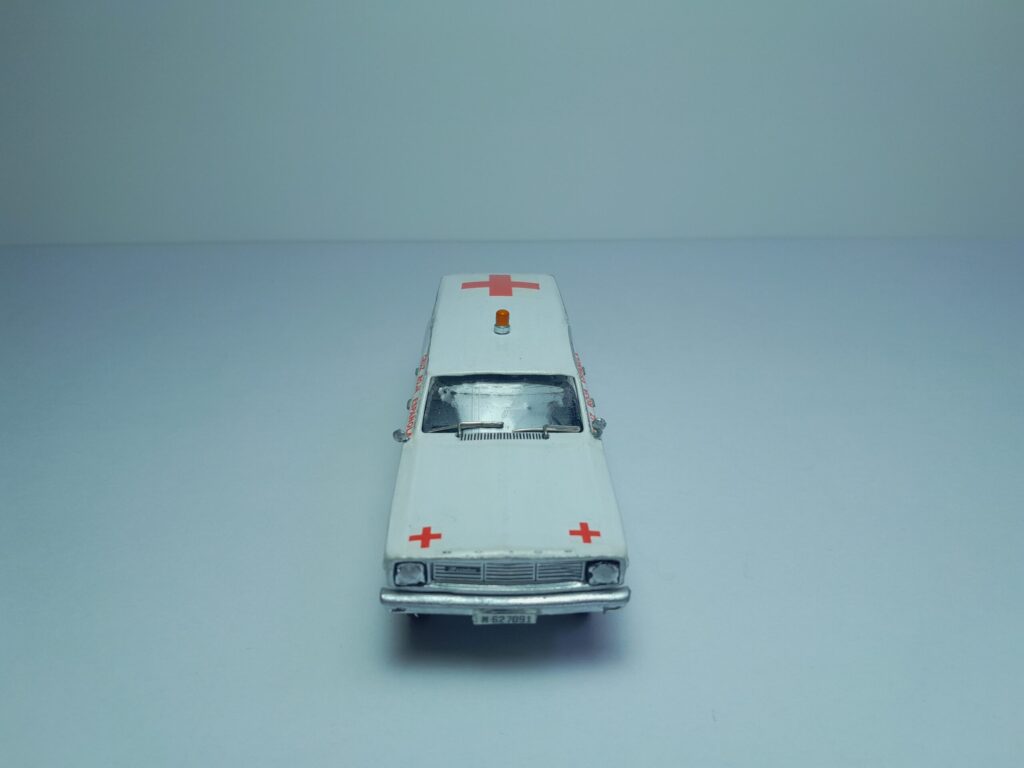 ambulancia_dodge_miniatura