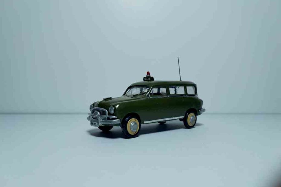 seat_1400_familiar_policia_miniatura