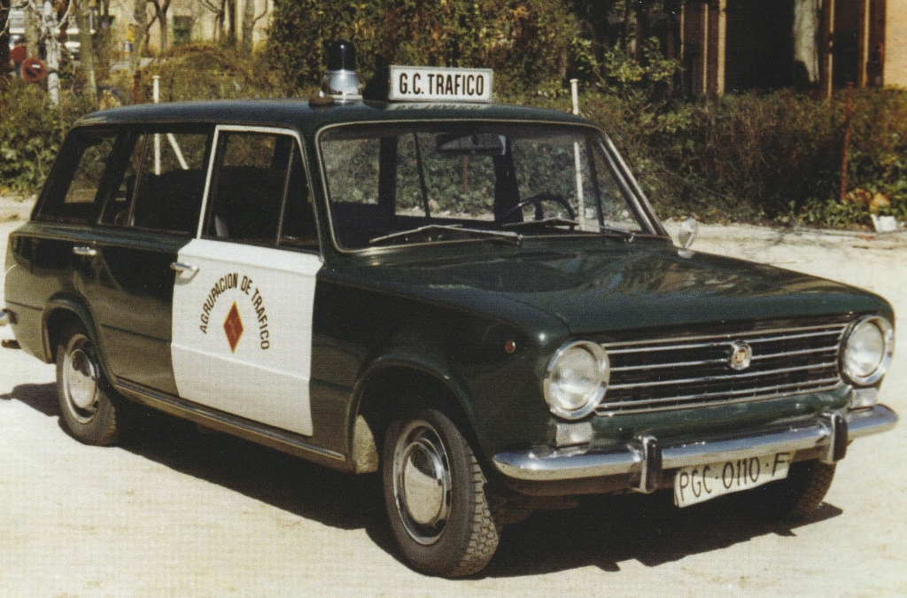 SEAT 124 Familiar Policial R pido Y Polivalente Garajes Iberia