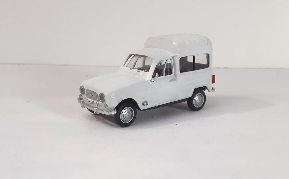 RENAULT 4 F SA